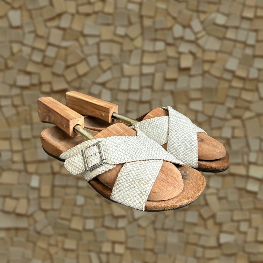 Vionic Vionic Womens Size 8 White Snakeskin Slide Sandals Arch Support Buckle Size US 8 / IT 38 - 1 Thumbnail