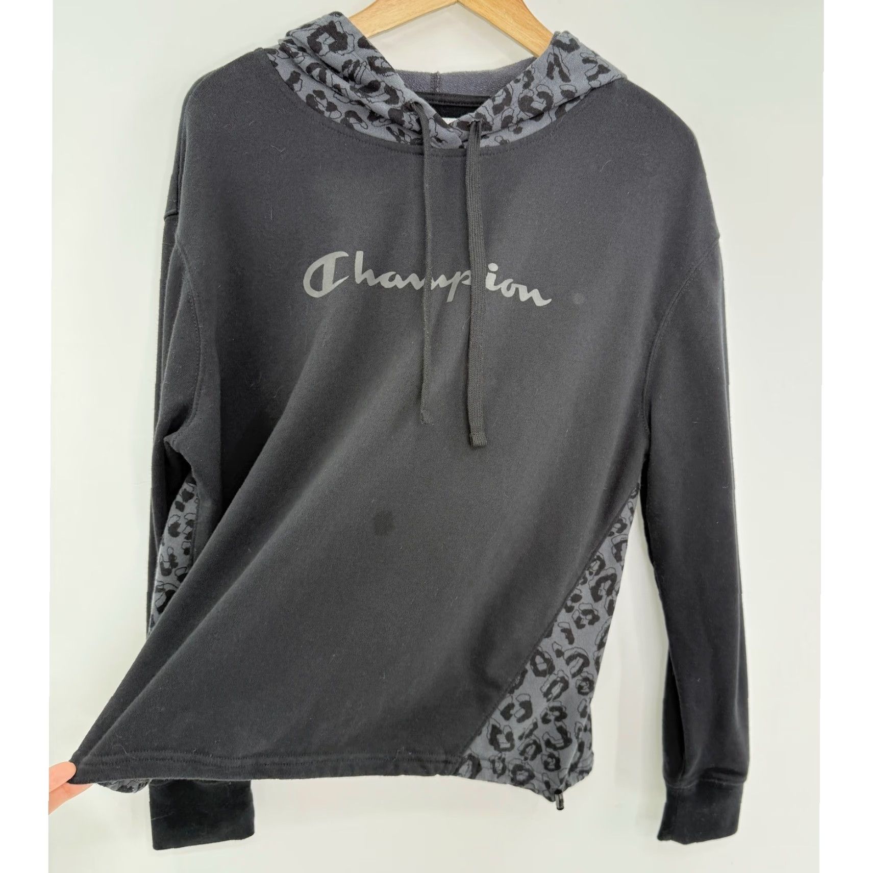 Champion Champion Women's Hoodie L Leopard Print Trim Pullover Black Size L / US 10 / IT 46 - 4 Thumbnail