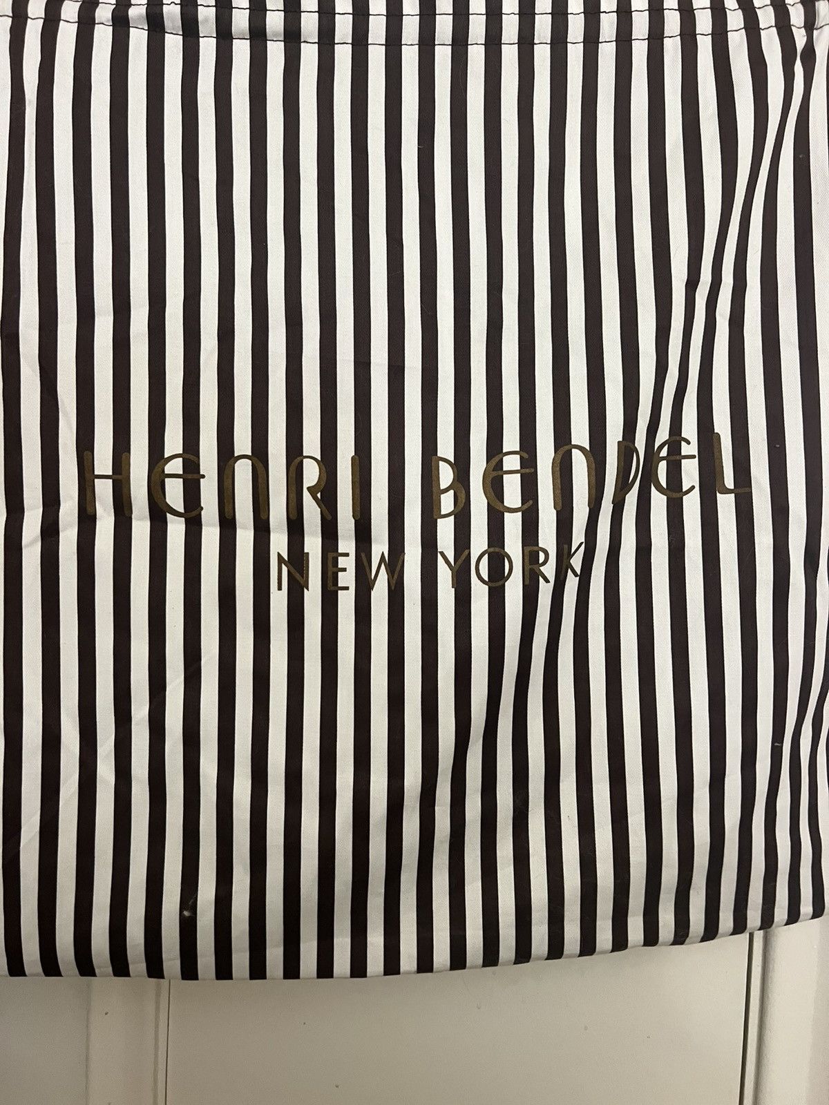 Henri Bendel RARE West 57th Henri Bendel Burgandy Hobo Crossbody Bag Size ONE SIZE - 6 Thumbnail