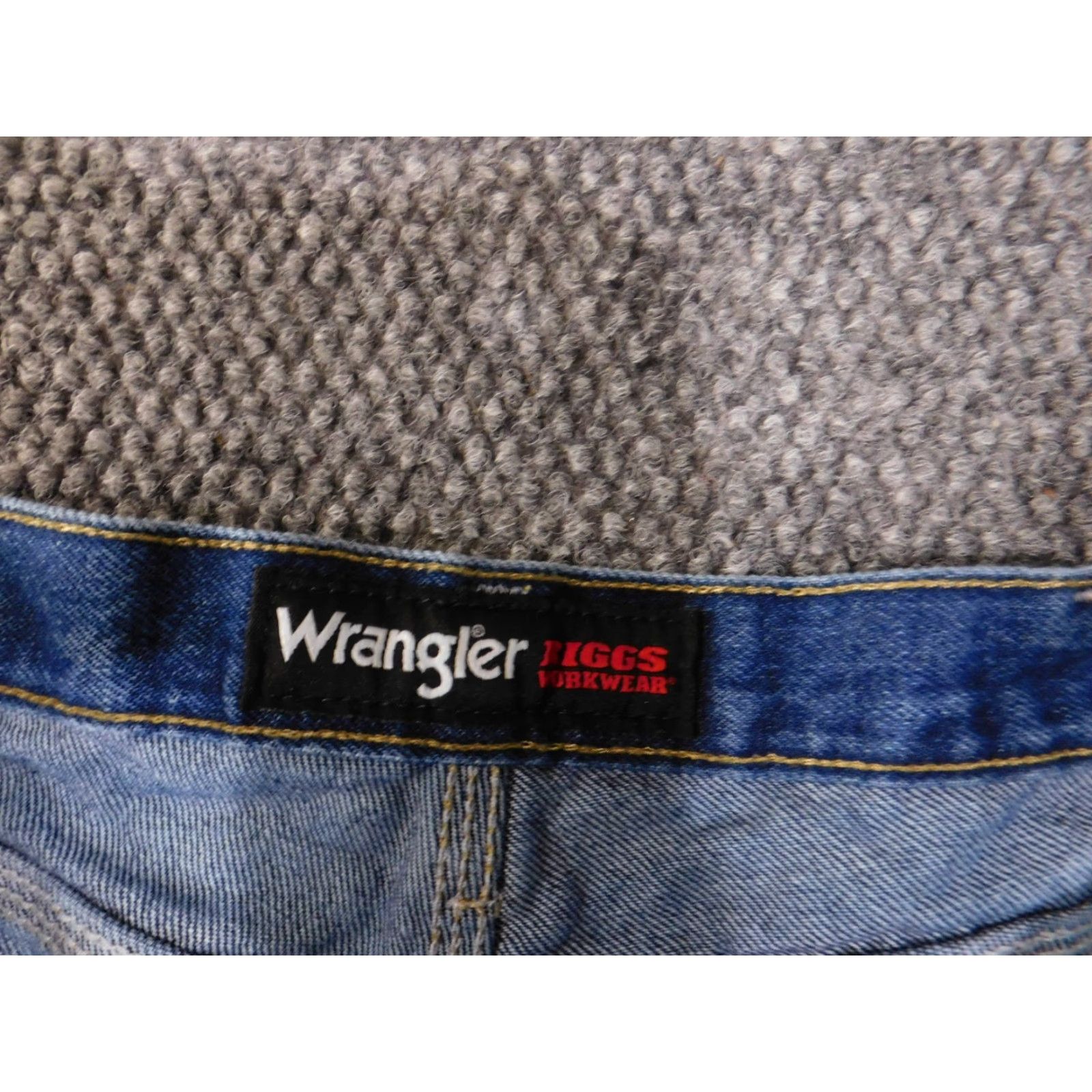 Wrangler Wrangler Jeans Mens 42x30 Blue Riggs Dark Wash Straight Classic Denim Workwear Jeans Mens Regular 42 Blue Cowboy Pockets Zip Inseam 30 Style Straight Size US 42 / EU 58 - 5 Thumbnail