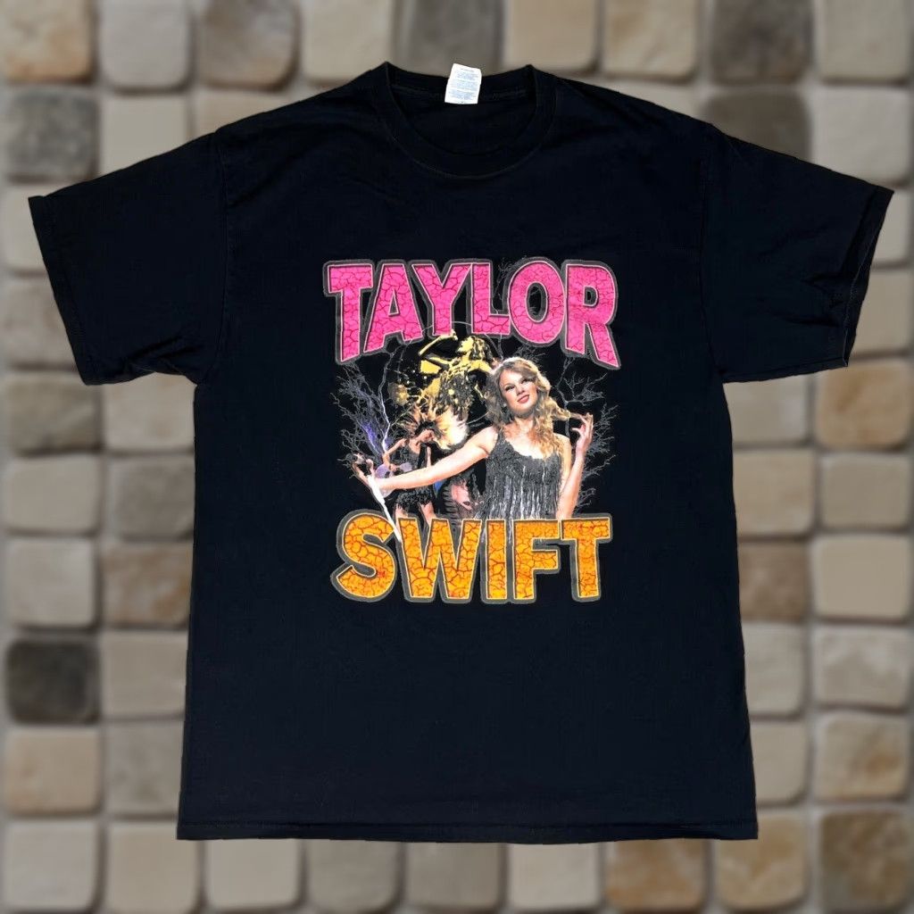 Port & Company Taylor Swift x Barstool T-Shirt Sz L Unisex Adults Black Cotton Crew Neck Short Sleeve Shirt Mens Womens Size L / US 10 / IT 46 - 1 Thumbnail