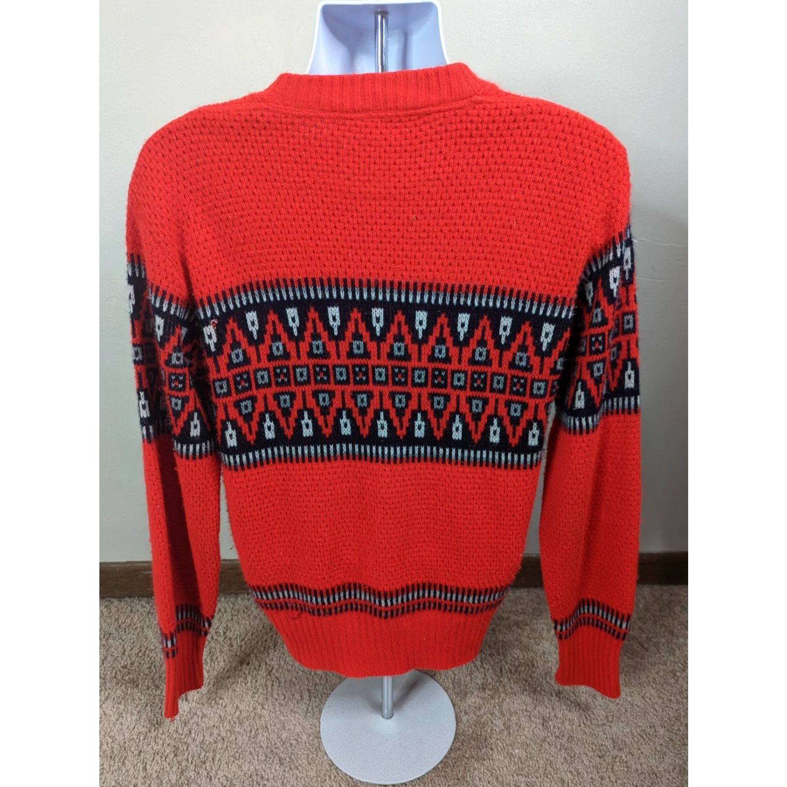 Vintage VINTAGE Sweater Crewneck Knit Long Sleeve Red Fair Isle Embroidered Logo Men's Large 80s Ski Pullover Size US L / EU 52-54 / 3 - 3 Thumbnail