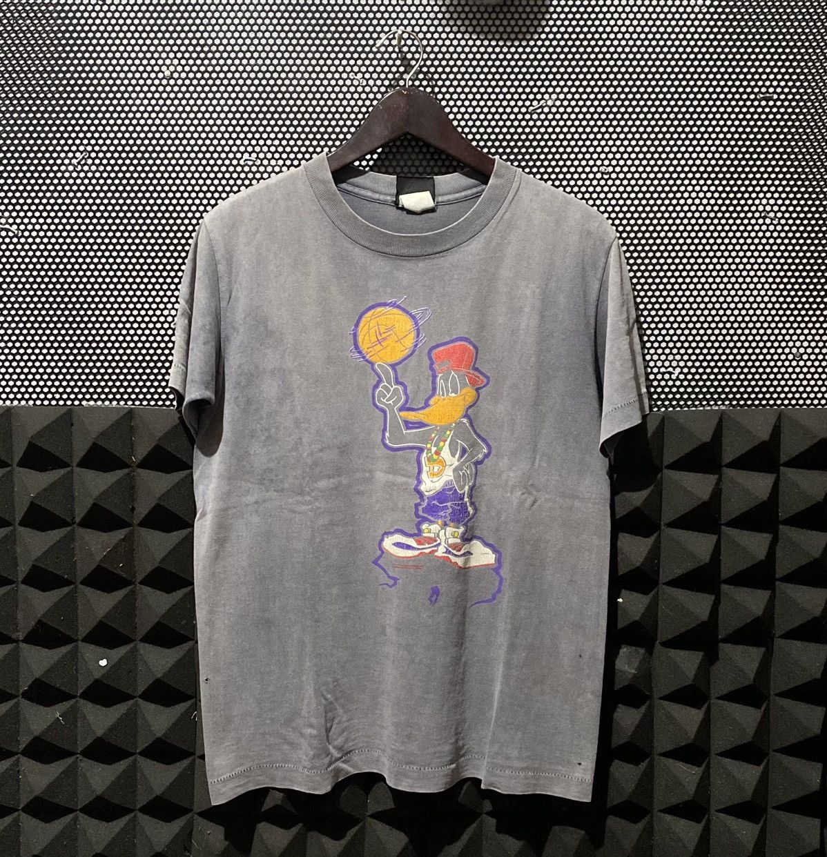 Giant × StraightFaded × Vintage Daffy duck good faded by giant 1993 vintage vtg loone tunes Size US M / EU 48-50 / 2 - 1 Thumbnail