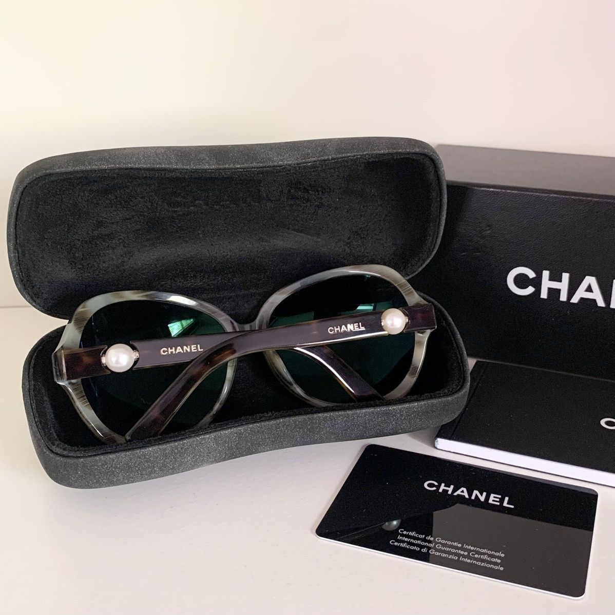 Chanel Chanel Pearl tortoise shell round sunglasses Size ONE SIZE - 2 Thumbnail