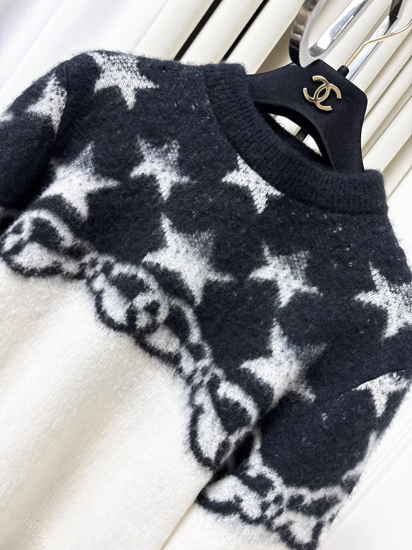 Chanel Chanel 23N Coco Neige Ski Black White Star Knit Sweater 34 Size XS / US 0-2 / IT 36-38 - 4 Thumbnail