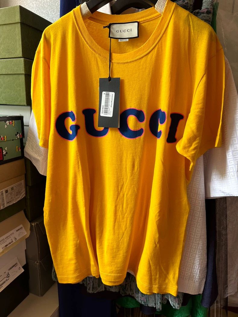 Gucci Gucci Short-sleeved T-shirt with large logo on the chest 25 Size US S / EU 44-46 / 1 - 2 Thumbnail