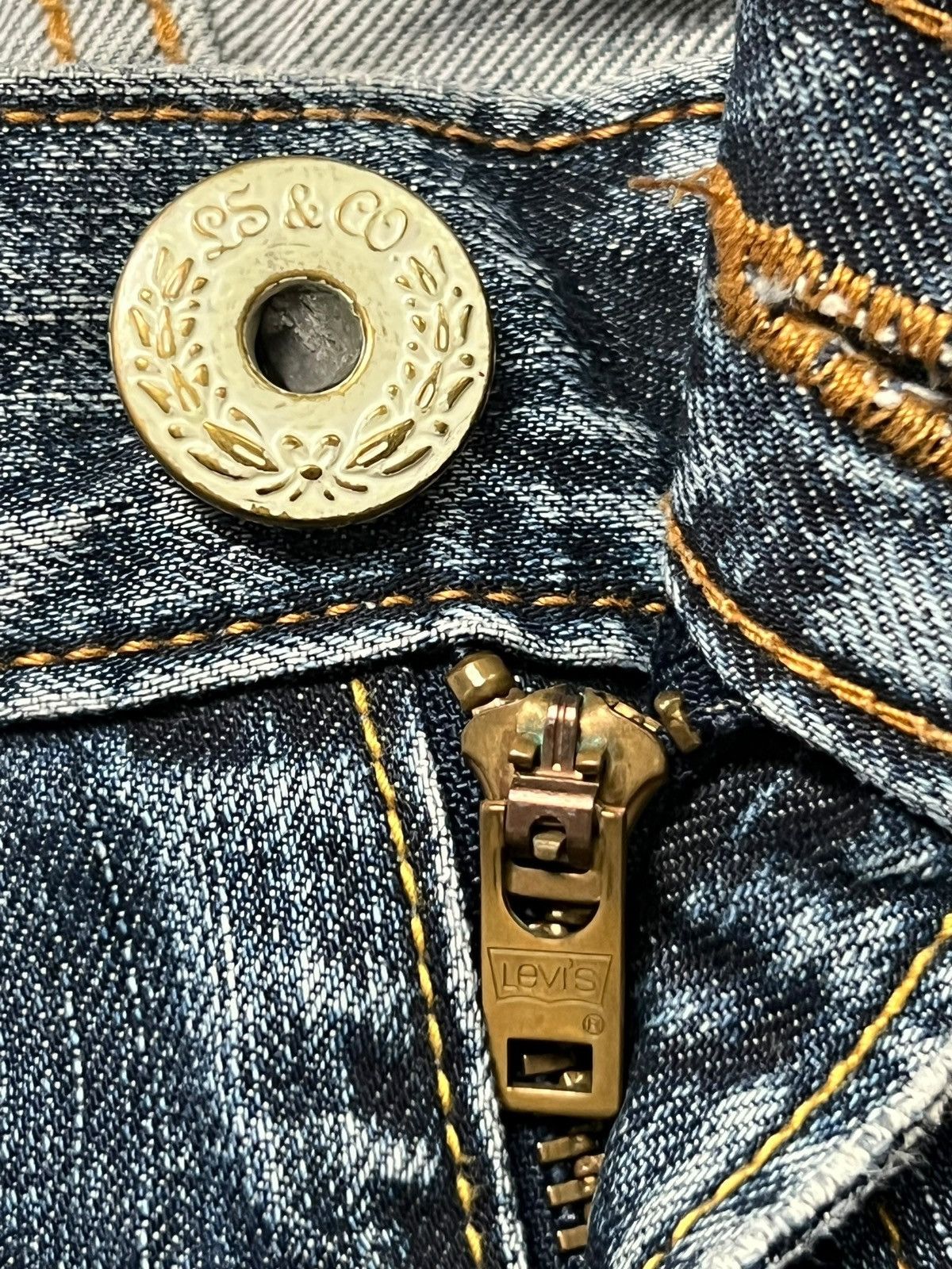 Levi's Vintage Levi’s 502 Denim Patches - Faded, Distressed Jeans Size US 35 - 11 Thumbnail