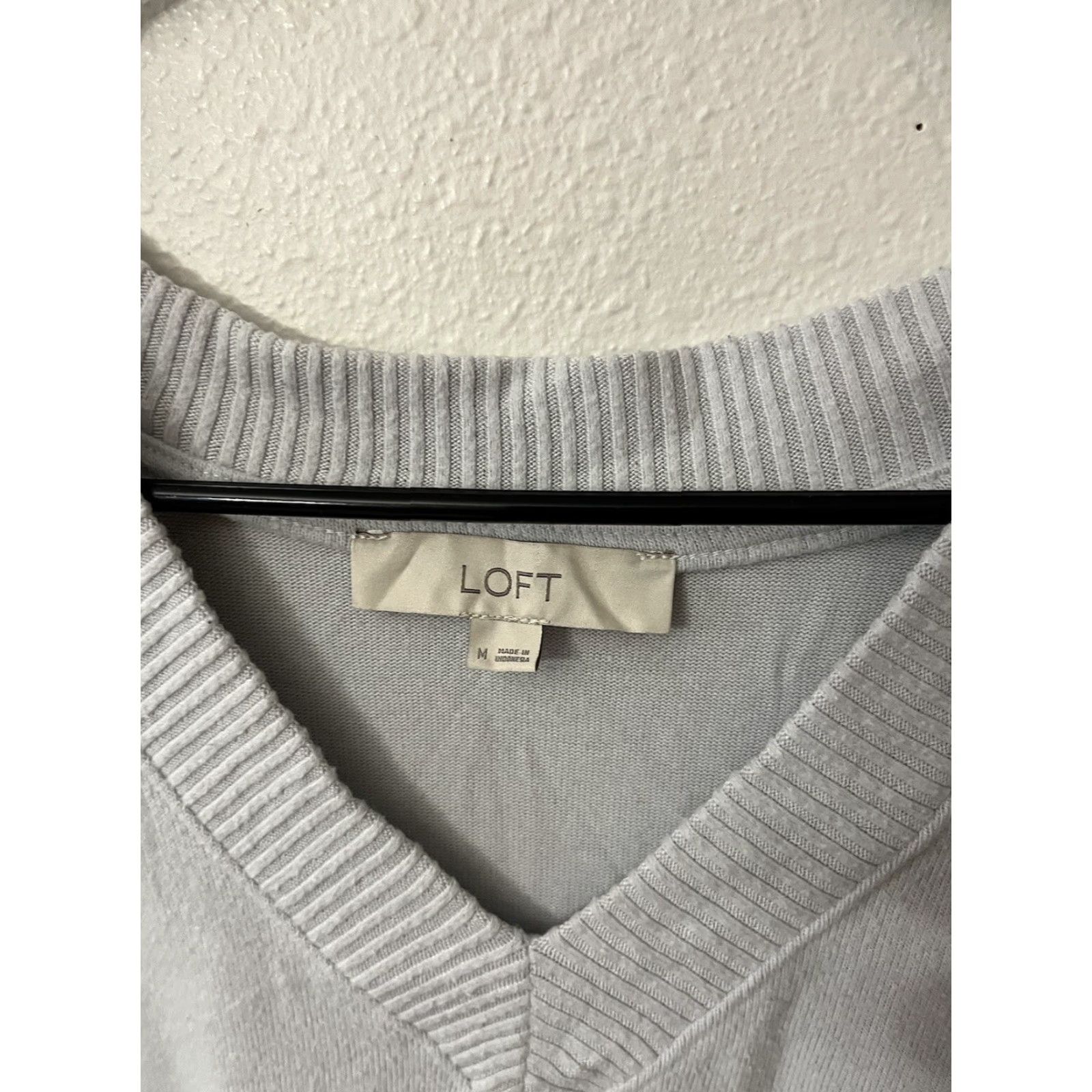 Loft LOFT Ann Taylor Sweater Women's M White Long Sleeve V-Neck Pullover Knit Classic Casual Lightweight Size M / US 6-8 / IT 42-44 - 3 Thumbnail