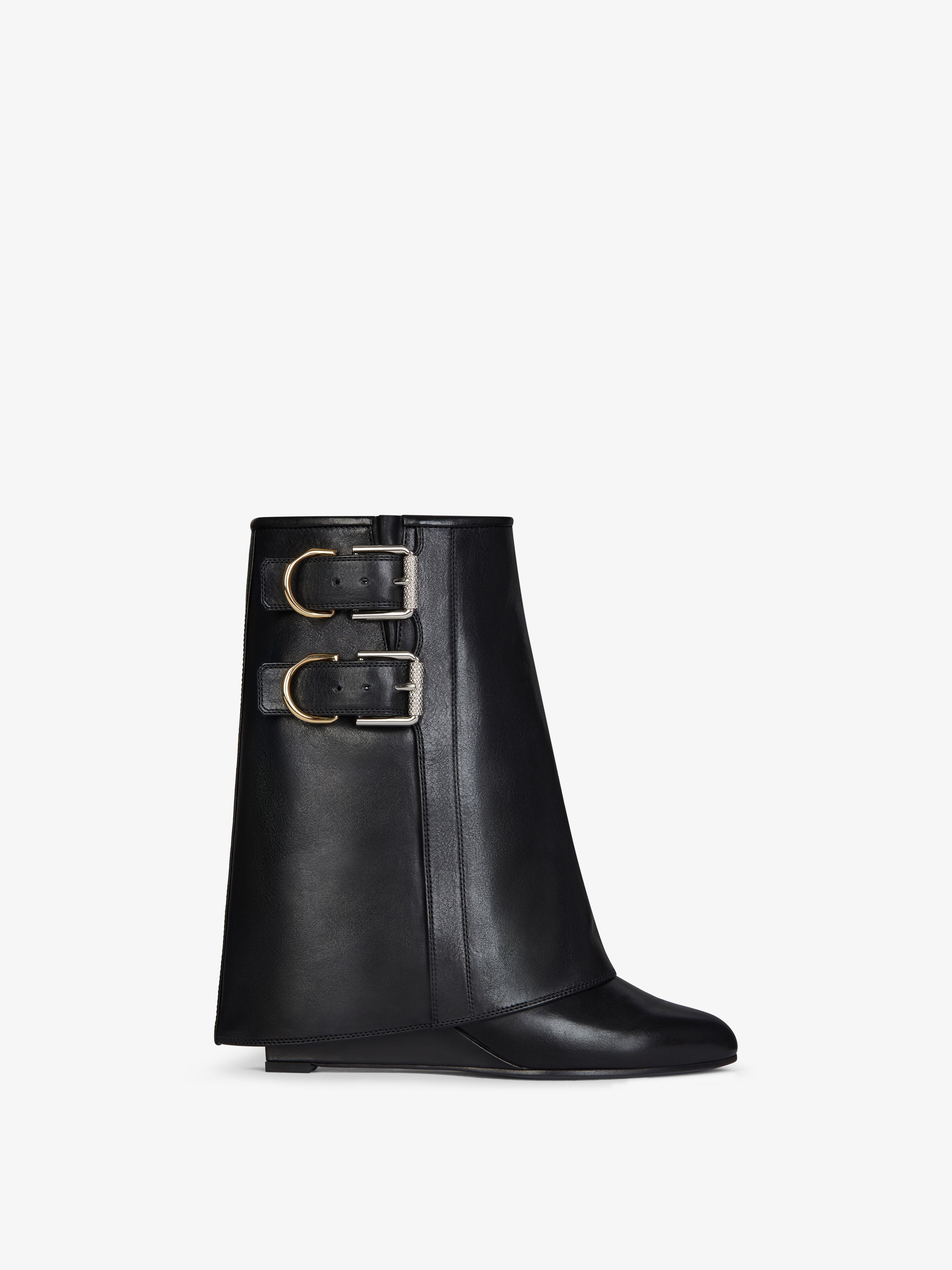 oc11z0725 Shark Lock Boots in Black