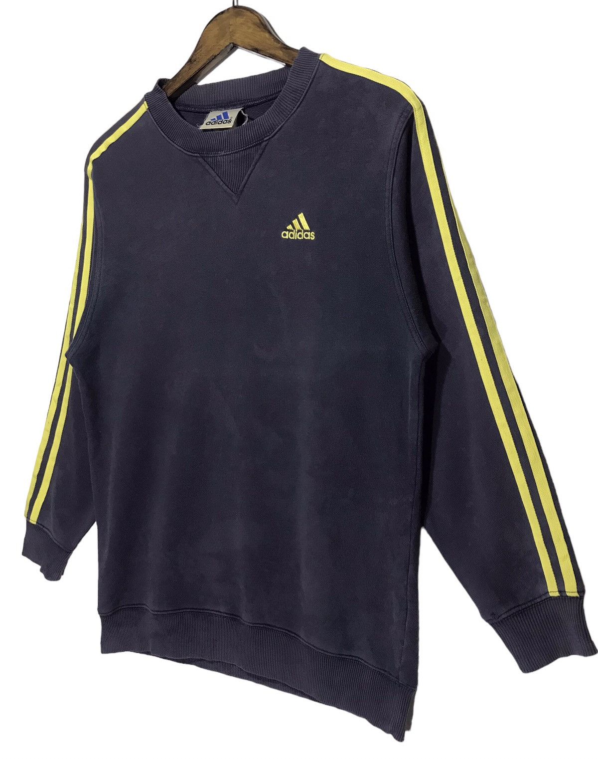 Adidas × Japanese Brand × Vintage Vintage Adidas 3 Stripes Sportwear Sweatshirt Size US S / EU 44-46 / 1 - 4 Thumbnail