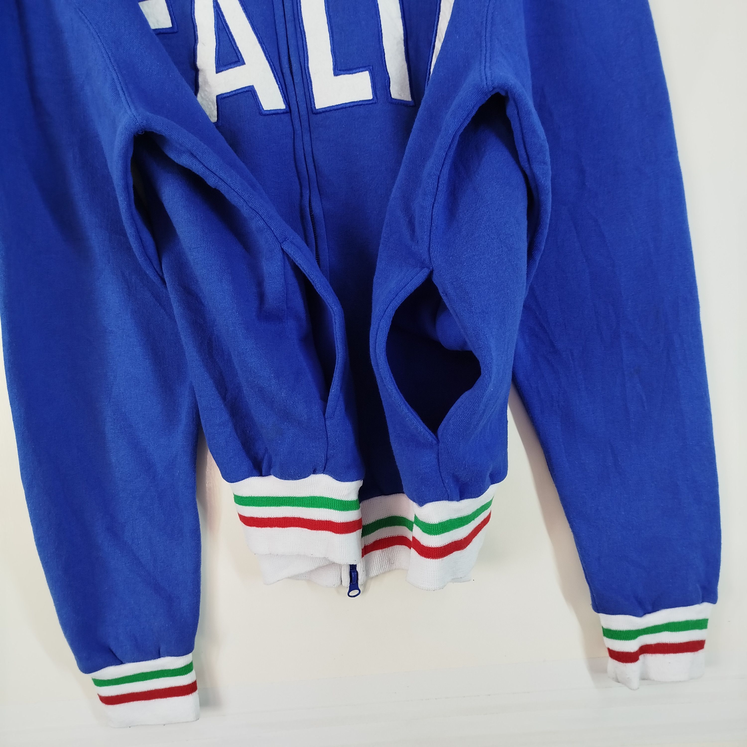 Vintage Vintage Italia FIGC Embroidery Big Spell Out Size US L / EU 52-54 / 3 - 4 Thumbnail