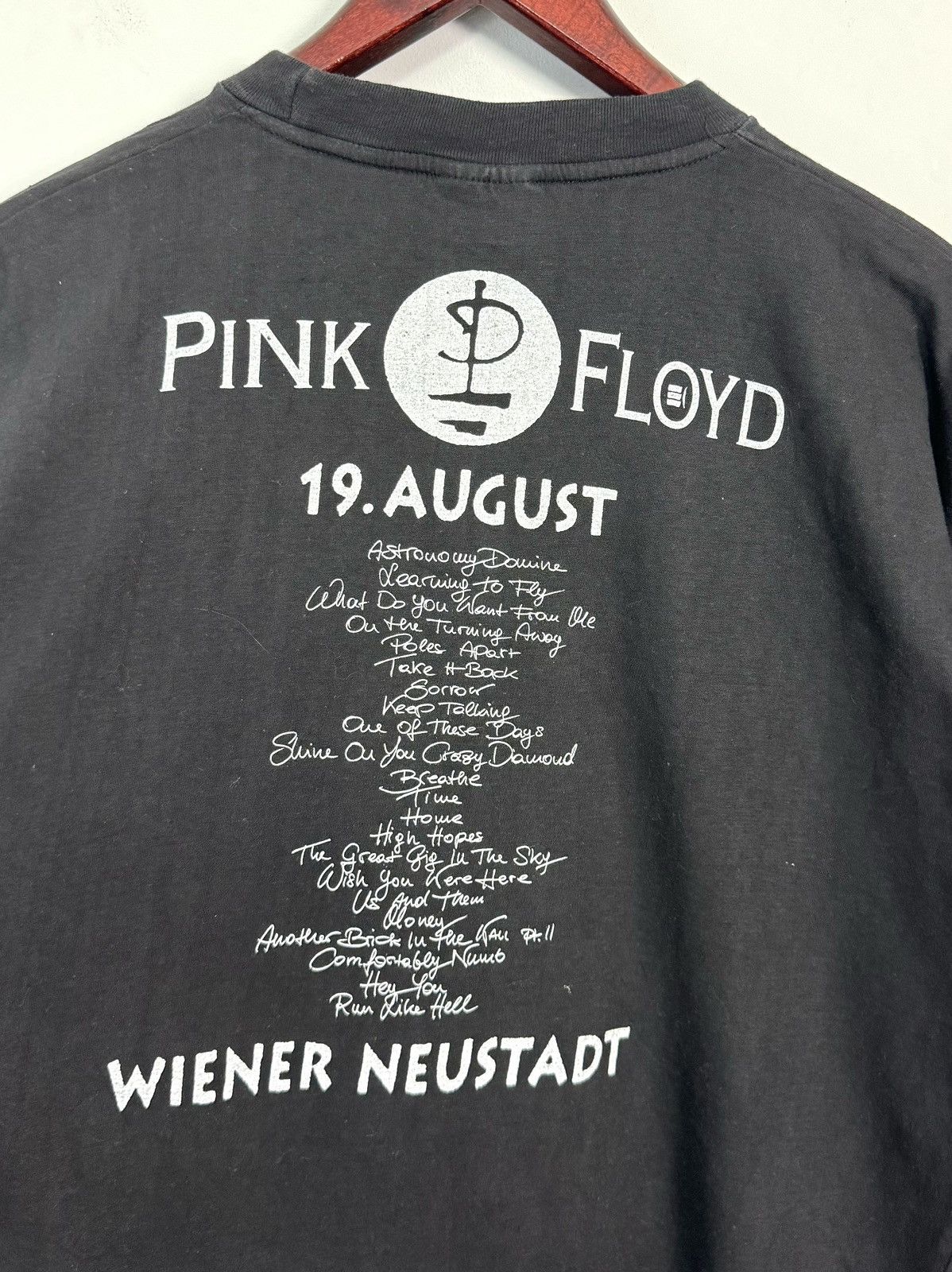 Band Tees Vintage Pink Floyd 1994 European Tour T-shirt Size US XL / EU 56 / 4 - 4 Thumbnail