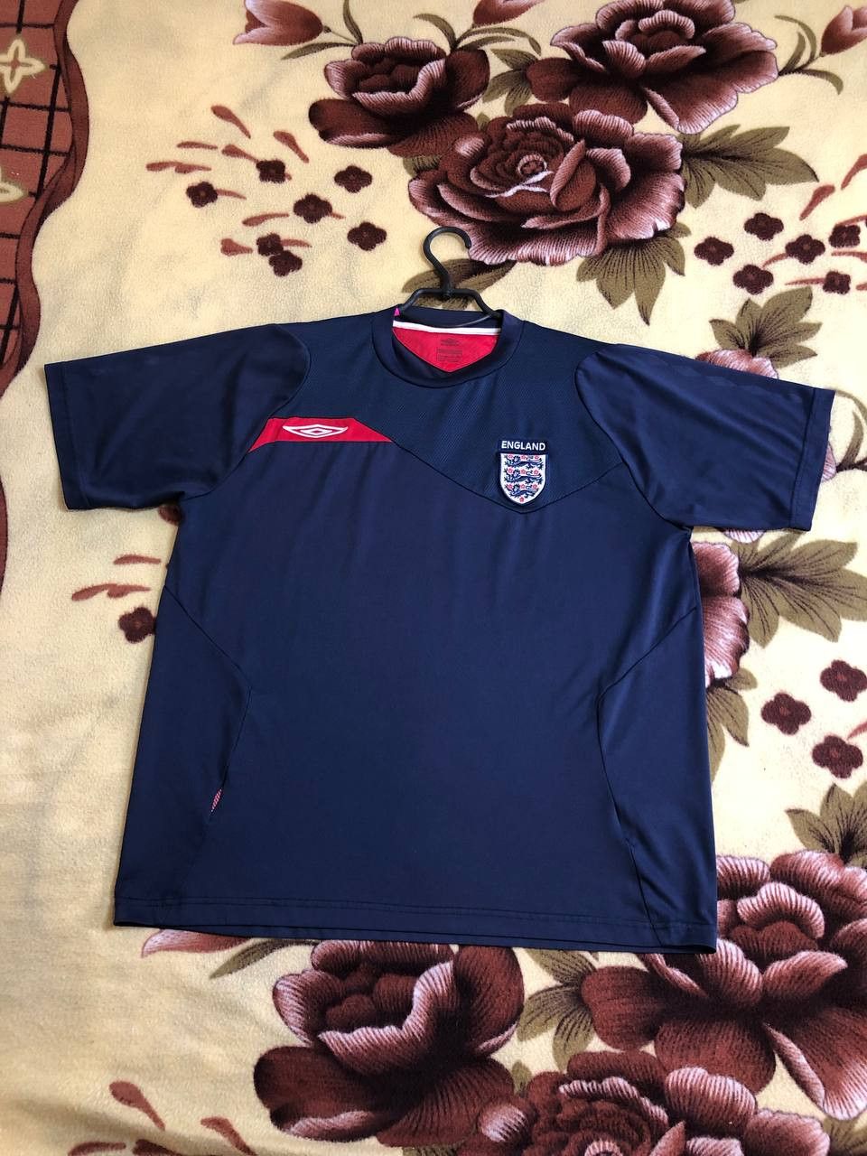 Umbro ENGLAND TRAINING SHIRT FOOTBALL SOCCER JERSEY UMBRO MENS Size US L / EU 52-54 / 3 - 1 Thumbnail