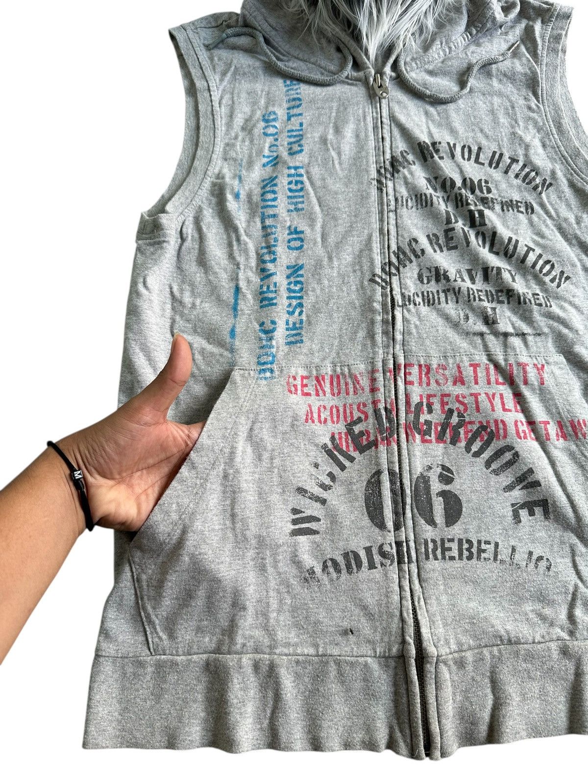 Le Grande Bleu (L.G.B.) DOHC REVOLUTION POEM FUR ZIP HOODIE TANKTOP Size US M / EU 48-50 / 2 - 3 Thumbnail