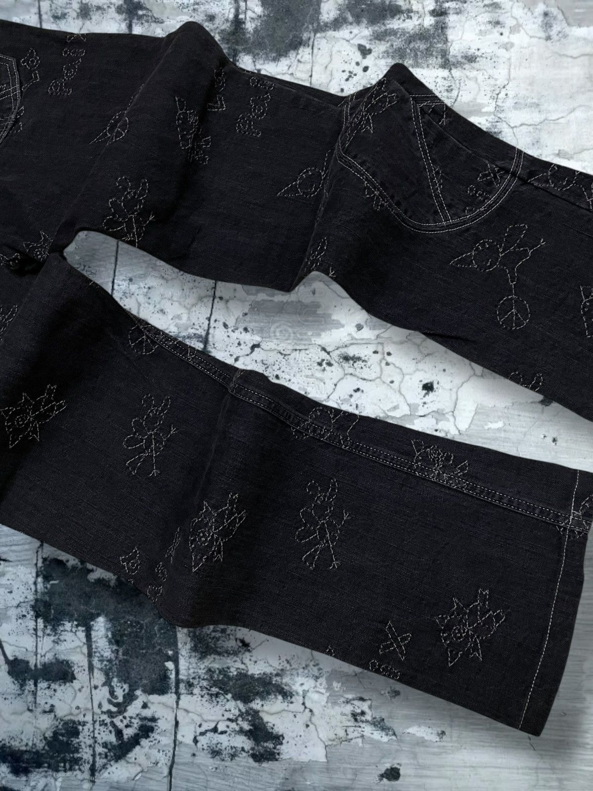 Japanese Brand Vintage 1990s Japan Designer Olleborebla Peace Pig Denim Size US 27 - 13 Thumbnail