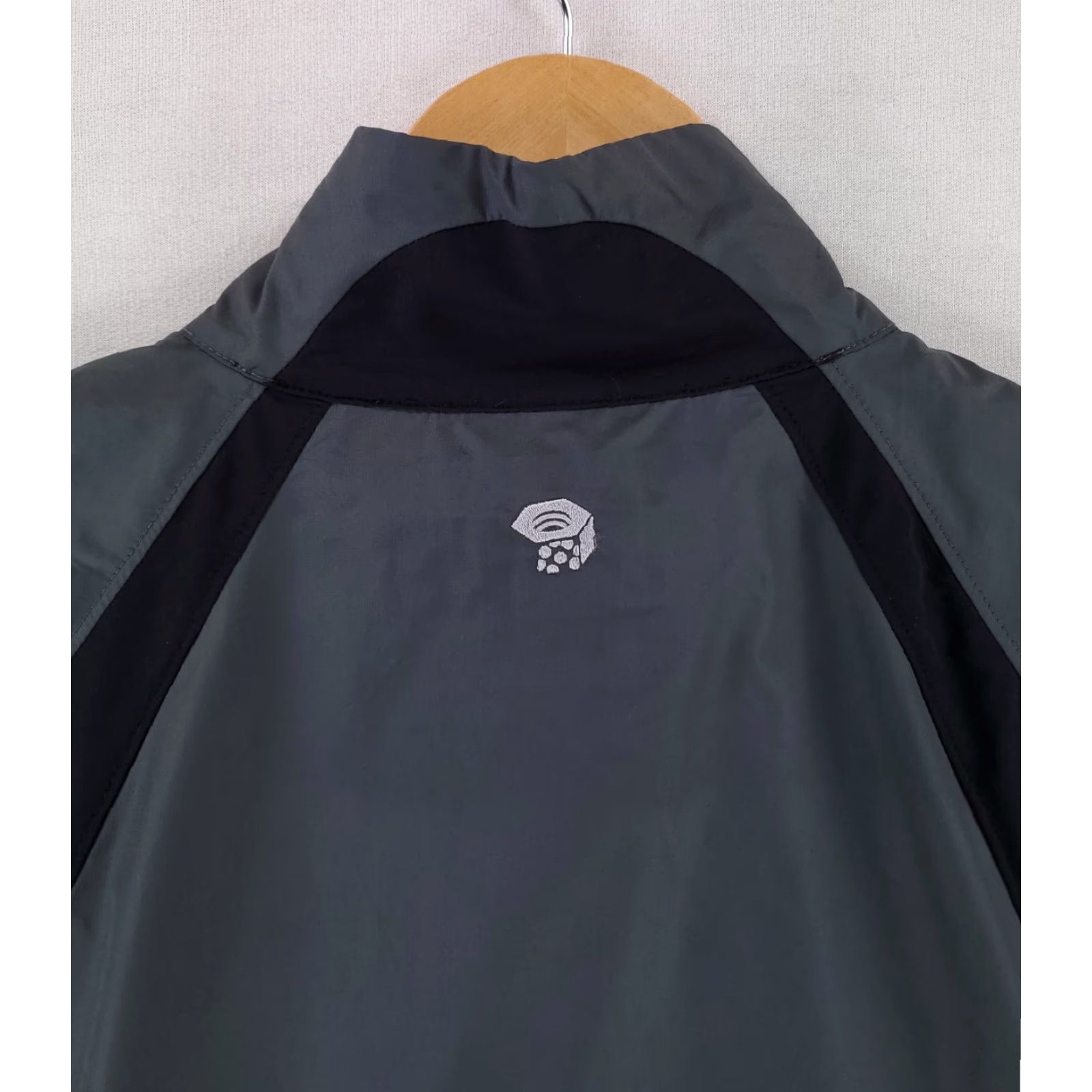 Mountain Hardwear Mountain Hardwear Full Zip Jacket Windbreaker Gray Long Sleeve Womens L Size L / US 10 / IT 46 - 6 Thumbnail