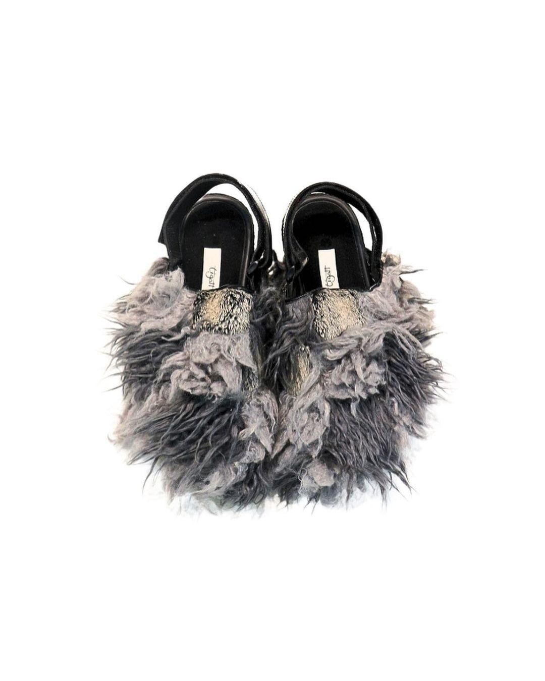 Other Unisex Dark Grey Fuzzy Clogs Size US 11 / EU 44 - 1 Thumbnail