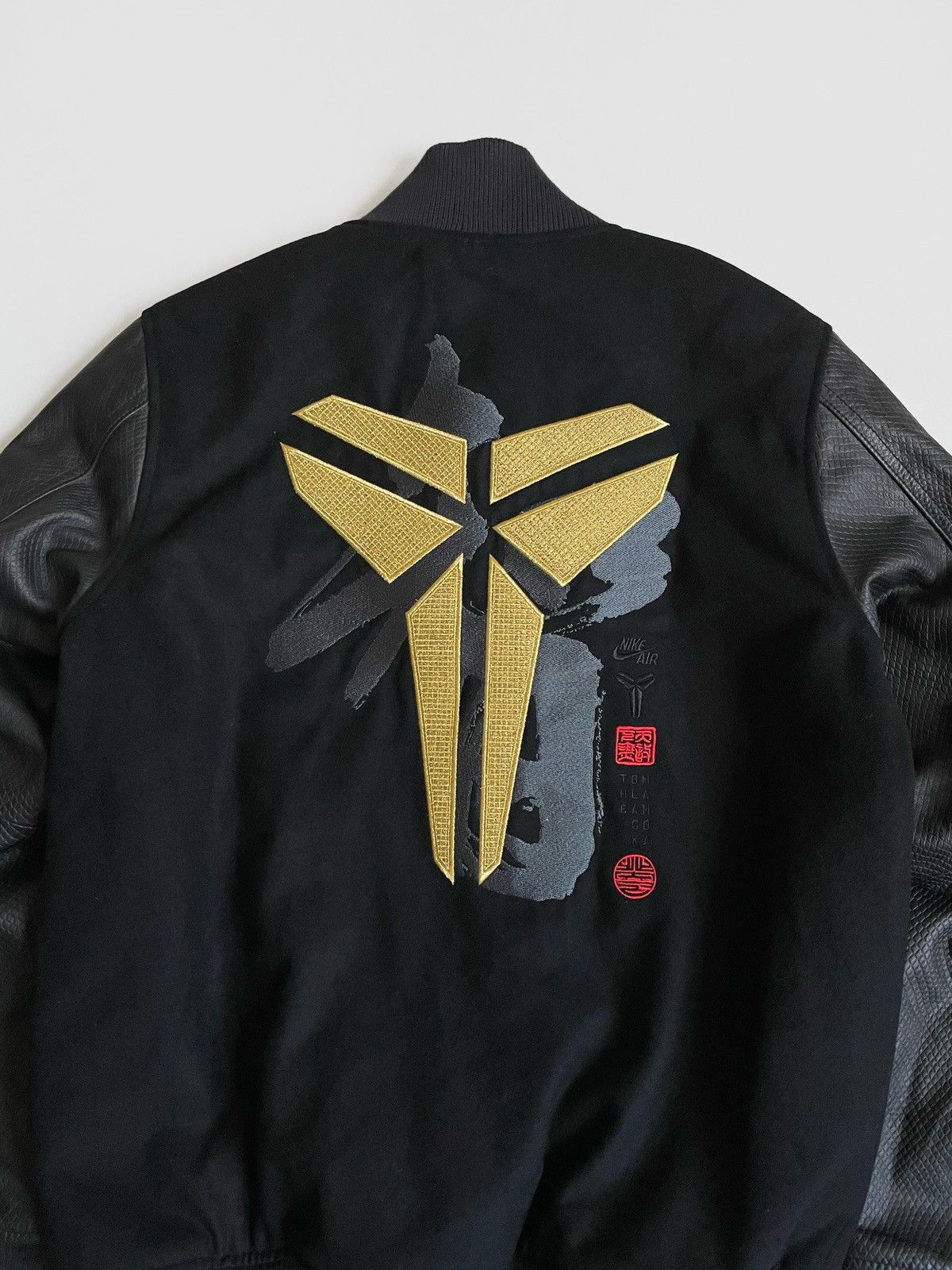NBA Nike Kobe Year of the Black Mamba Jacket Size US M / EU 48-50 / 2 - 7 Thumbnail