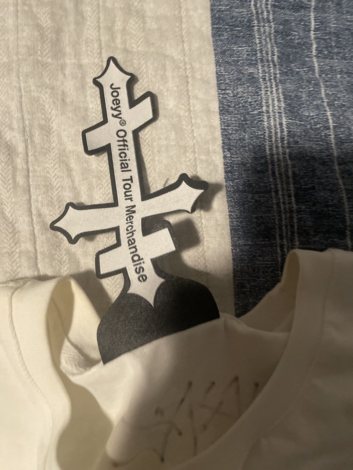 Other Signed joeyy tour shirt Size US L / EU 52-54 / 3 - 5 Thumbnail