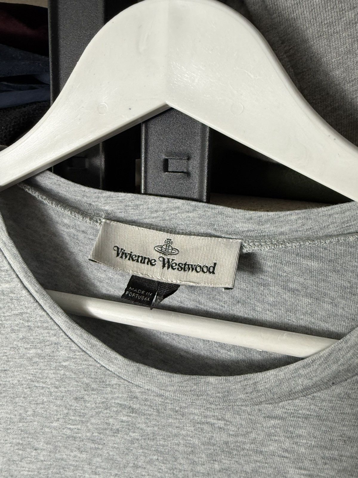 Vivienne Westwood Vivienne Westwood T Shirt Grey Orb Logo Distressed Used Size US L / EU 52-54 / 3 - 5 Thumbnail