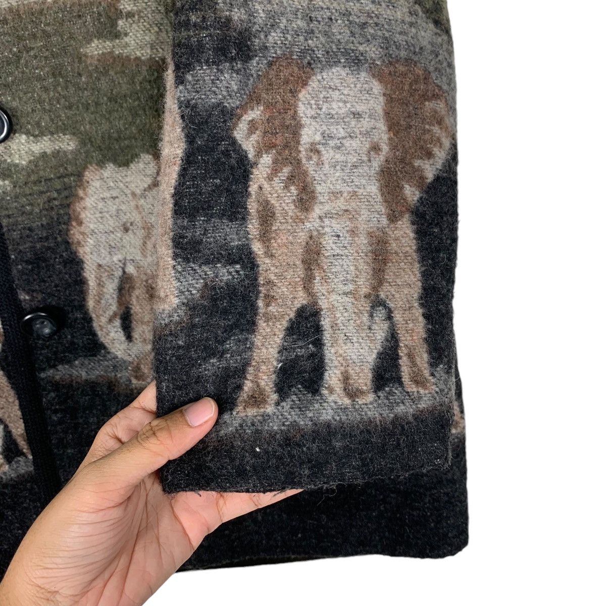 Vintage Vintage 90's Animal Graphic Print Wool Coat Jacket #1275-C57 Size US M / EU 48-50 / 2 - 13 Thumbnail