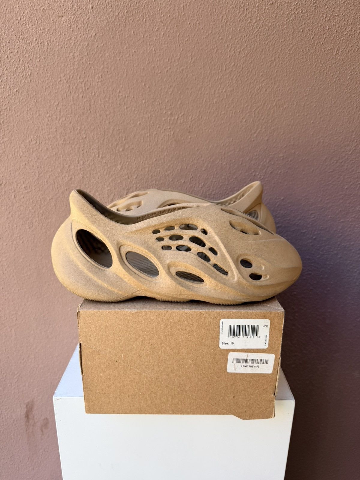 Yeezy adidas Yeezy Foam Runner Beige Slip-On Foam size 10 Size US 10 / EU 43 - 1 Thumbnail