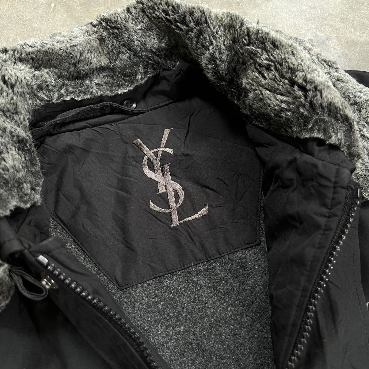 Saint Laurent Paris 1990s Yves Saint Laurent Neck Fur Jacket Size US L / EU 52-54 / 3 - 9 Thumbnail