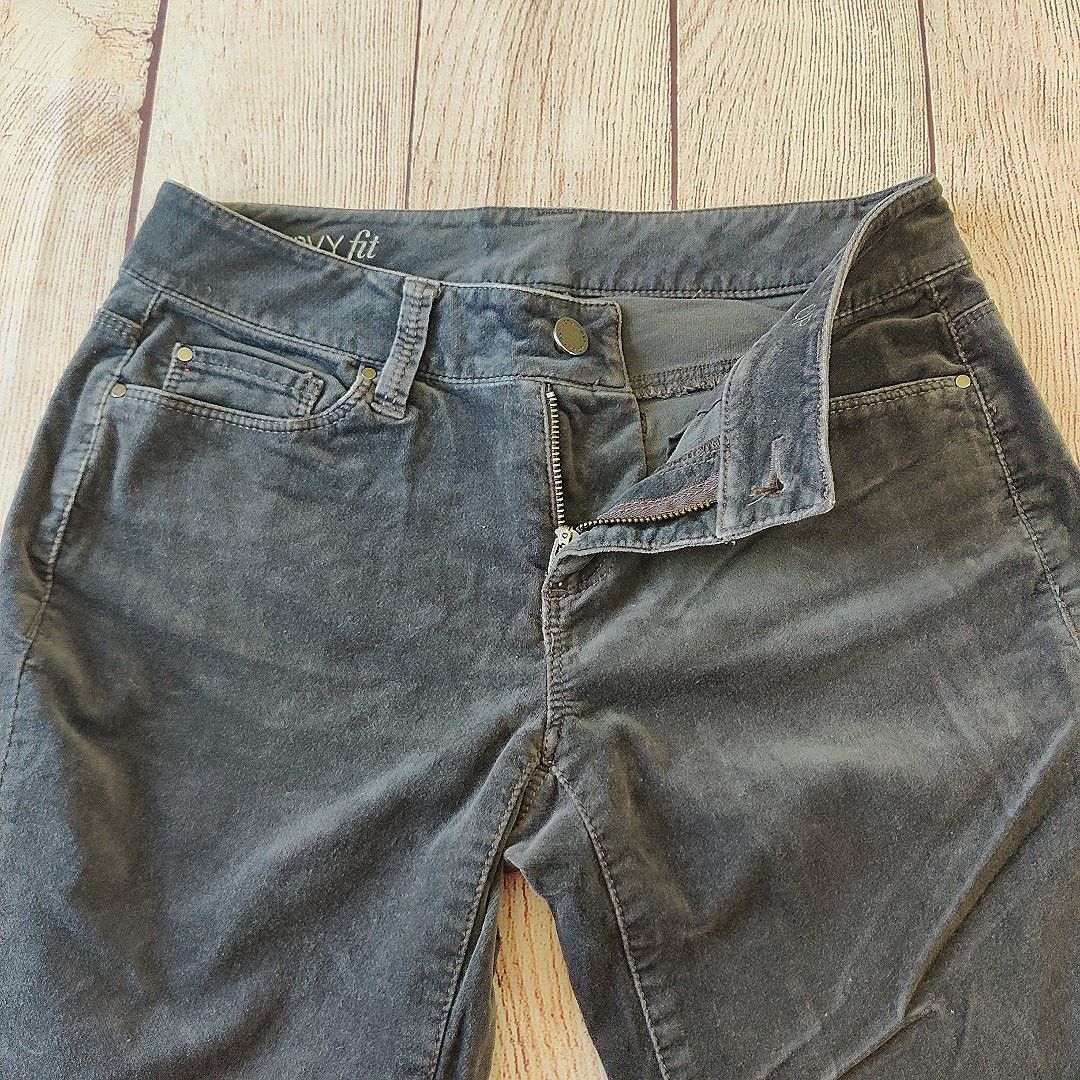 Ann Taylor Ann Taylor Curvy Fit gray velvet straight leg jeans 0P Size 25" / US 0 / IT 36 - 3 Thumbnail