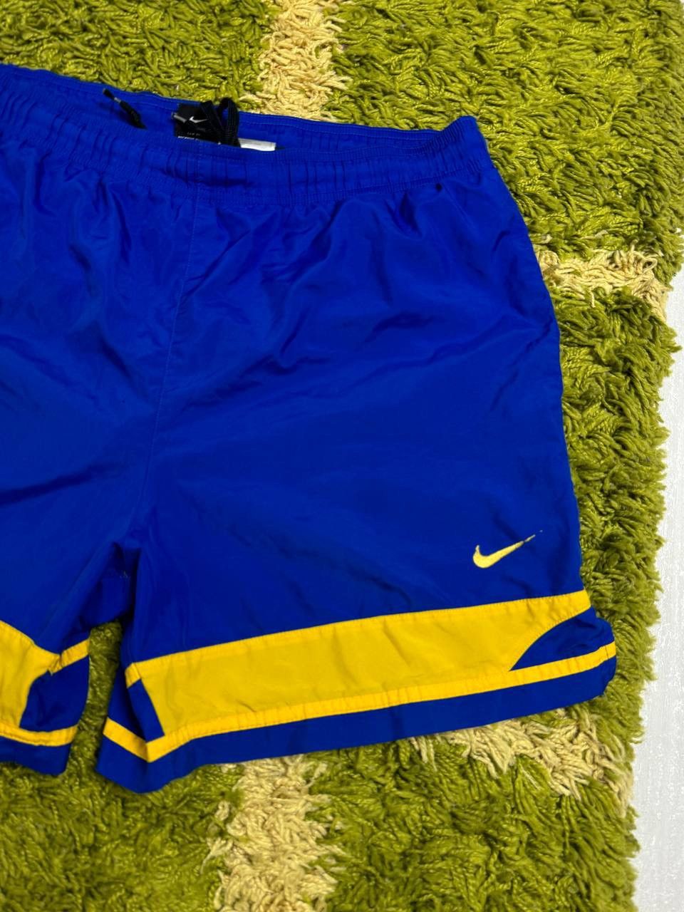 Nike Blockore Vintage Nike Leeds United soccer shorts jersey Size US M / EU 48-50 / 2 - 2 Thumbnail