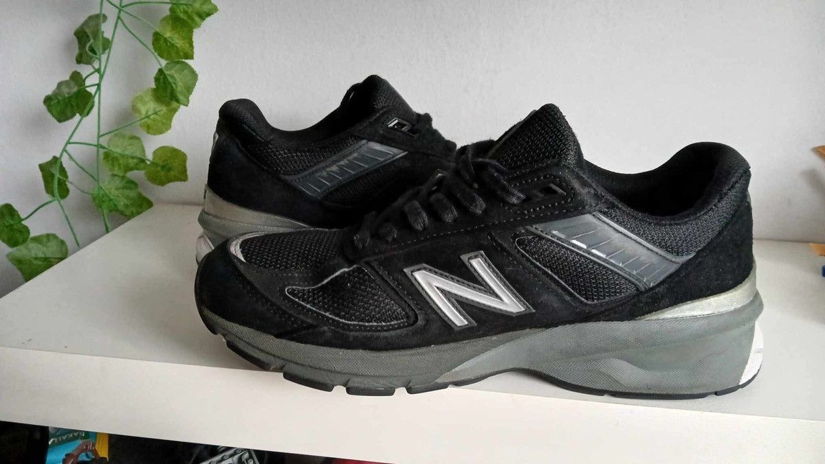 New Balance New Balance 990 V5 size 9 sneakers Size US 9 / EU 42 - 3 Thumbnail