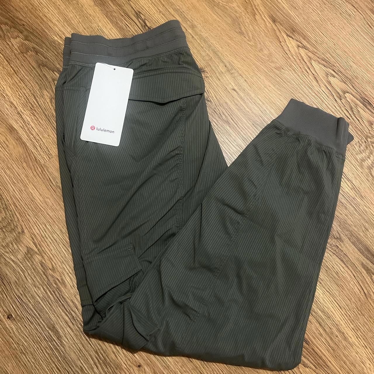Designer Lululemon Dance Studio Relaxed Fit size L Size 36" / US 14 / IT 50 - 2 Thumbnail
