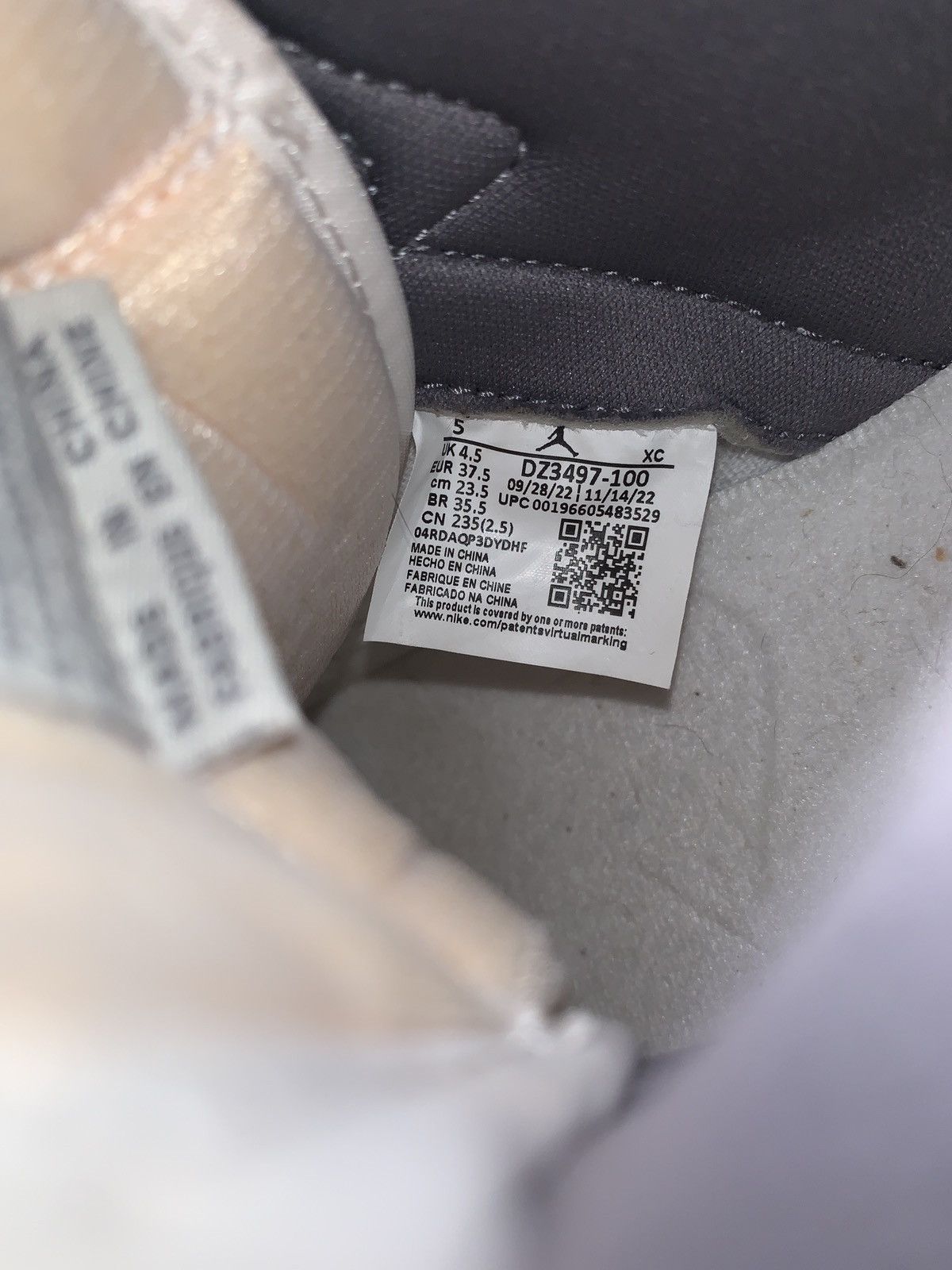 Jordan Brand Jordan Air Ship PE SP Summit White/Gunsmoke Size US 5 / EU 37 - 8 Thumbnail