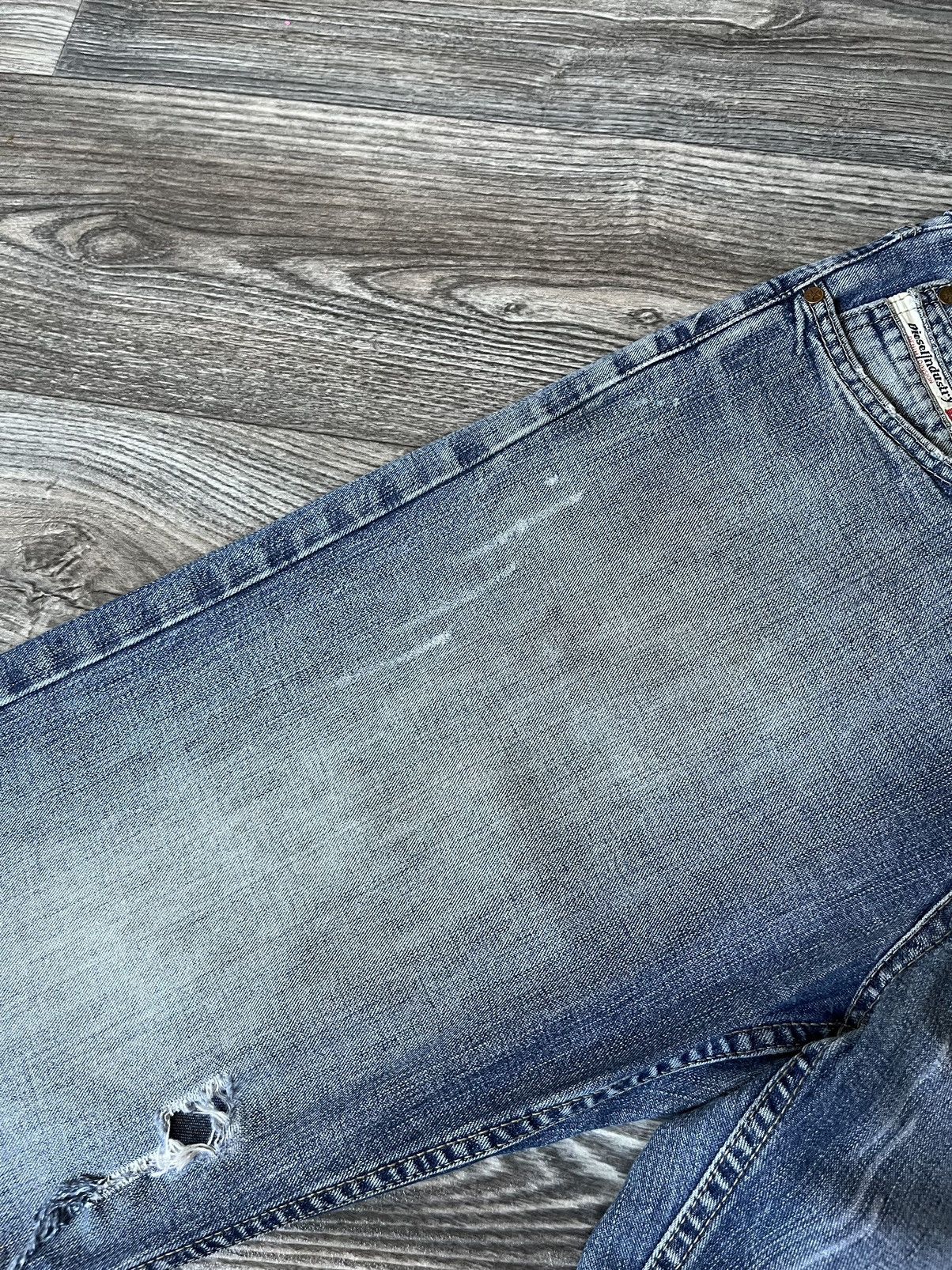 Diesel DIESEL WASHED DISTRESSED FLARED BIG LOGO BLUE Y2K JEANS Size US 31 - 11 Thumbnail