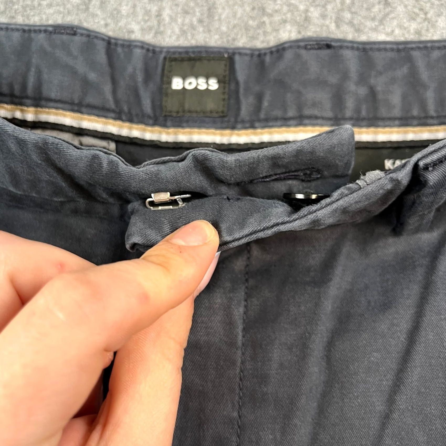 Hugo Boss Hugo Boss Mens Chino Trousers Slim Tapered 34 Navy Blue Stretch Canvas 5-Pocket Flat Front Size US 34 / EU 50 - 7 Thumbnail