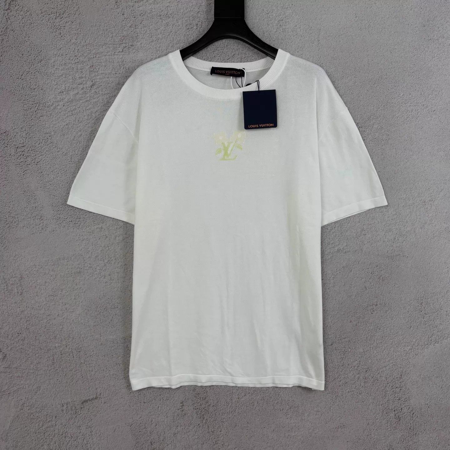 Louis Vuitton LV white flower logo knit crewneck short sleeve tee Size US XL / EU 56 / 4 - 1 Thumbnail