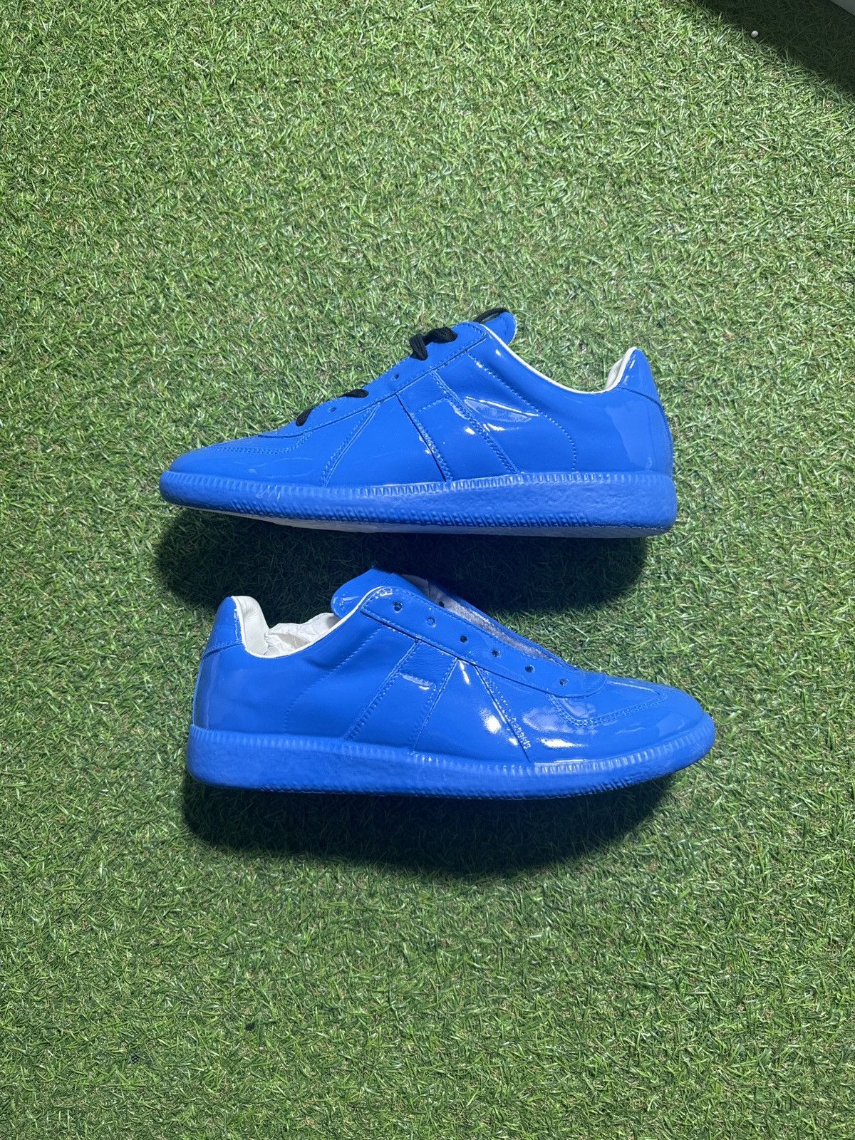 Maison Margiela Maison Margiela Replica Gats Sneakers Rubber Patent Blue Size US 5.5 / EU 38 - 1 Thumbnail