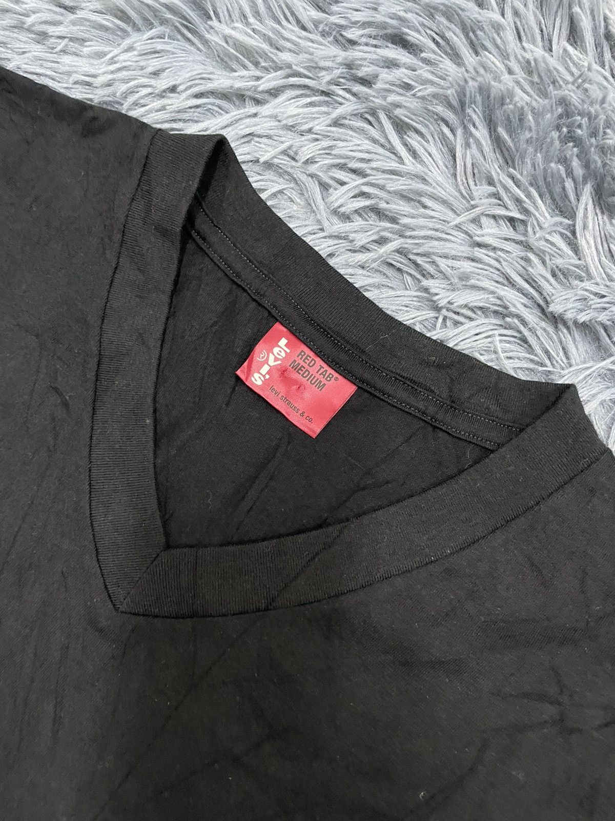 Levi's × Vintage Vintage Levi’s Red Tab V-neck plain tee Size US M / EU 48-50 / 2 - 3 Thumbnail