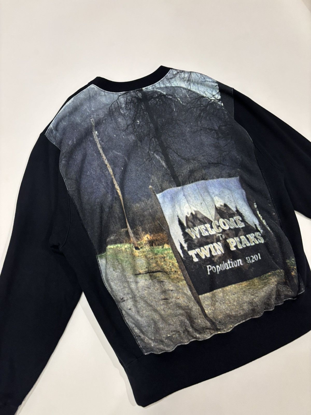 Undercover Undercover Jun Takahashi x Twin Peaks 24AW Crewneck Black Size US M / EU 48-50 / 2 - 4 Thumbnail