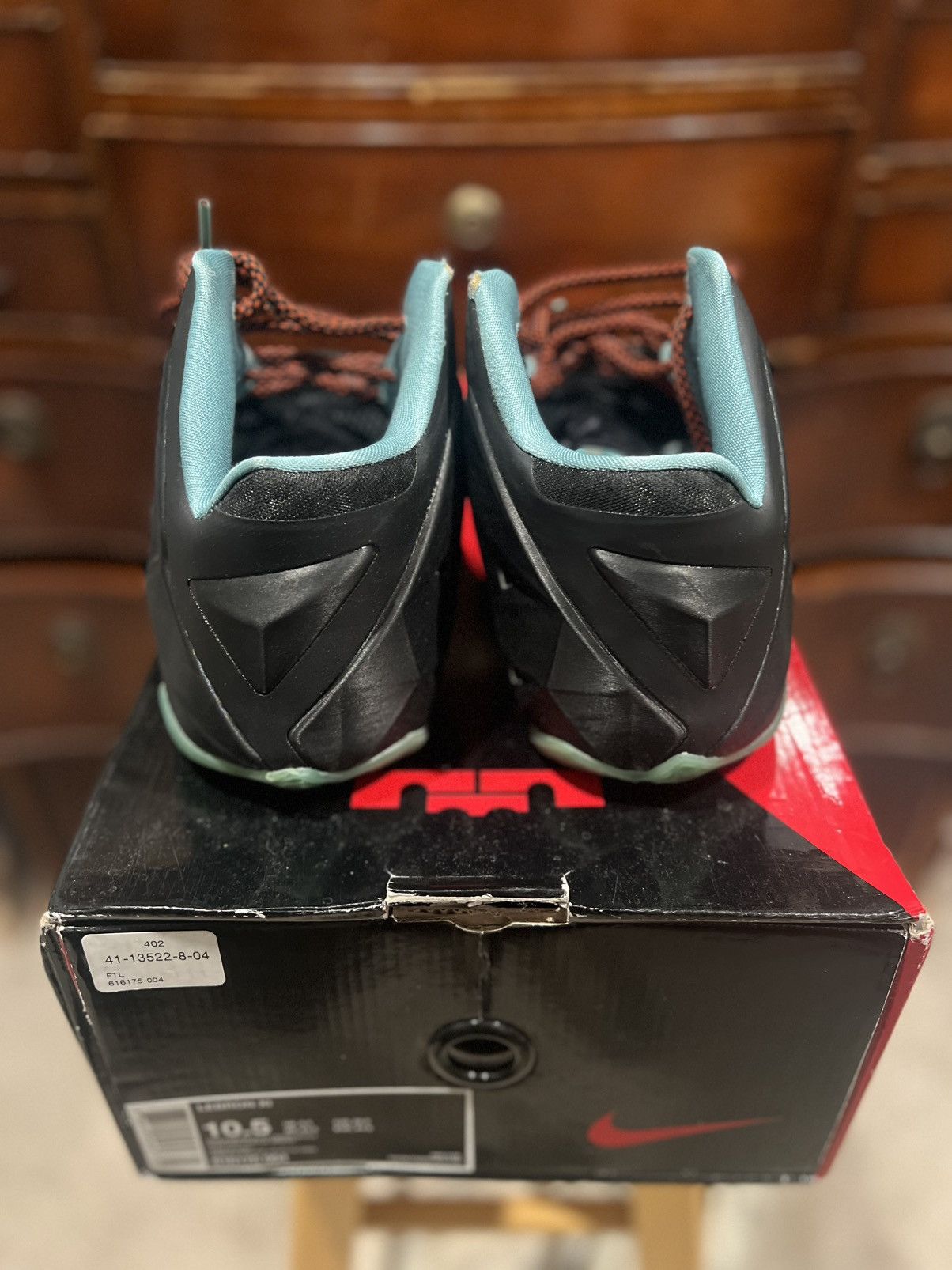 Nike Lebron XI (11) JADE Size US 10.5 / EU 43-44 - 2 Thumbnail