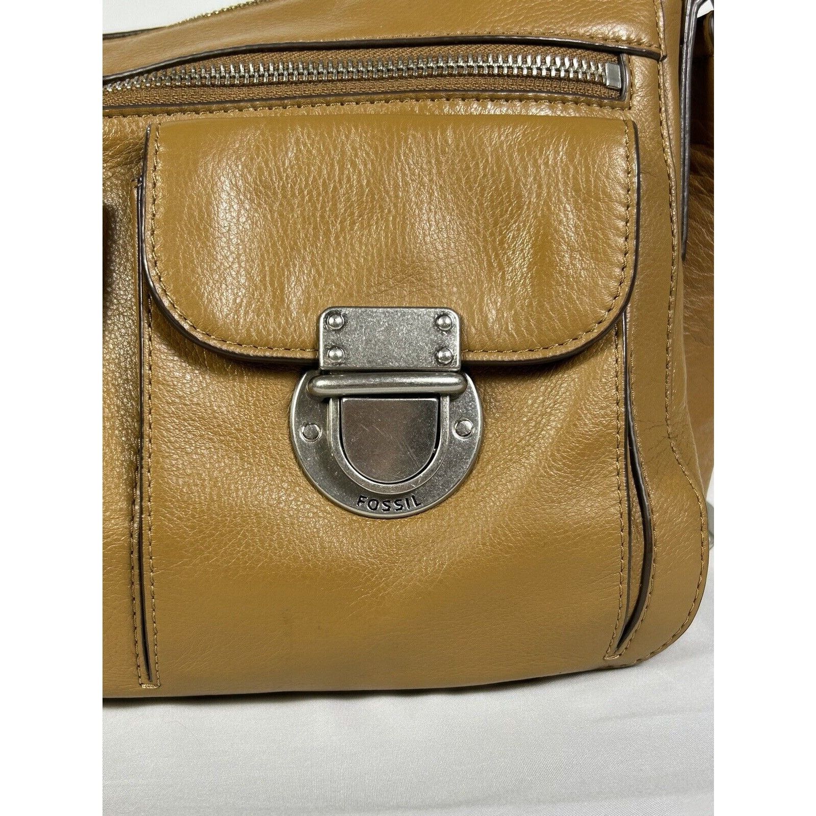 Fossil FOSSIL Leather Women’s Messenger Crossbody Bag VTG Size ONE SIZE - 3 Thumbnail