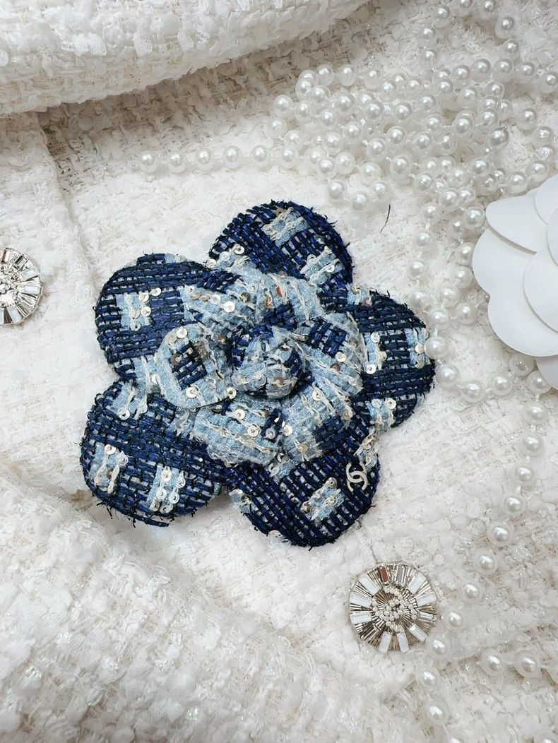 Chanel Chanel Blue Plaid Sequin Camellia Brooch Size ONE SIZE - 8 Thumbnail
