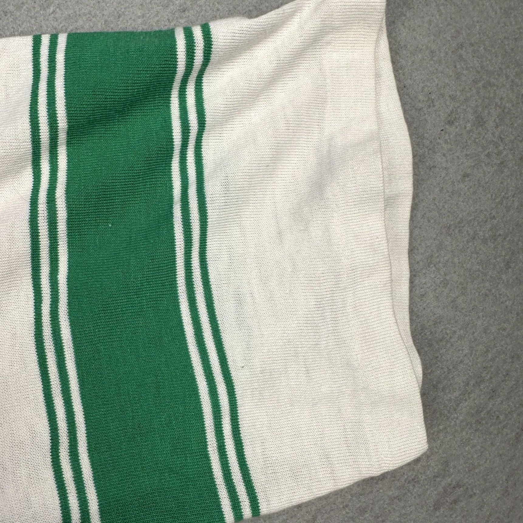 Vintage VINTAGE Print-Ons The Old Brogue Shirt Mens Large White Green Polo Irish Pub Bar 80s Size US L / EU 52-54 / 3 - 6 Thumbnail