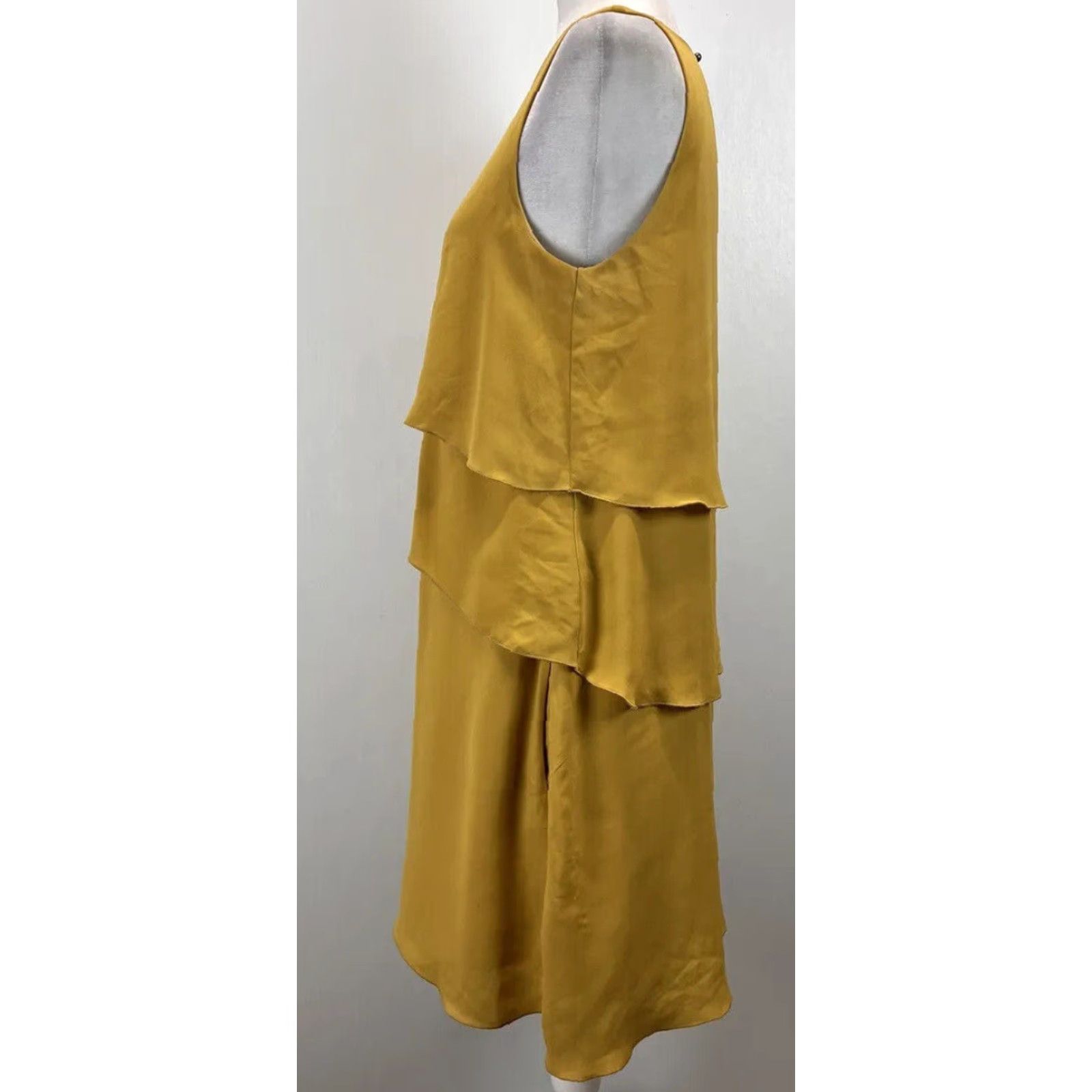 Banana Republic Banana Republic Yellow Sleeveless Tiered Crepe Sheath Dress Women's Size 6 Knee Length Mustard Pockets Size M / US 6-8 / IT 42-44 - 2 Thumbnail