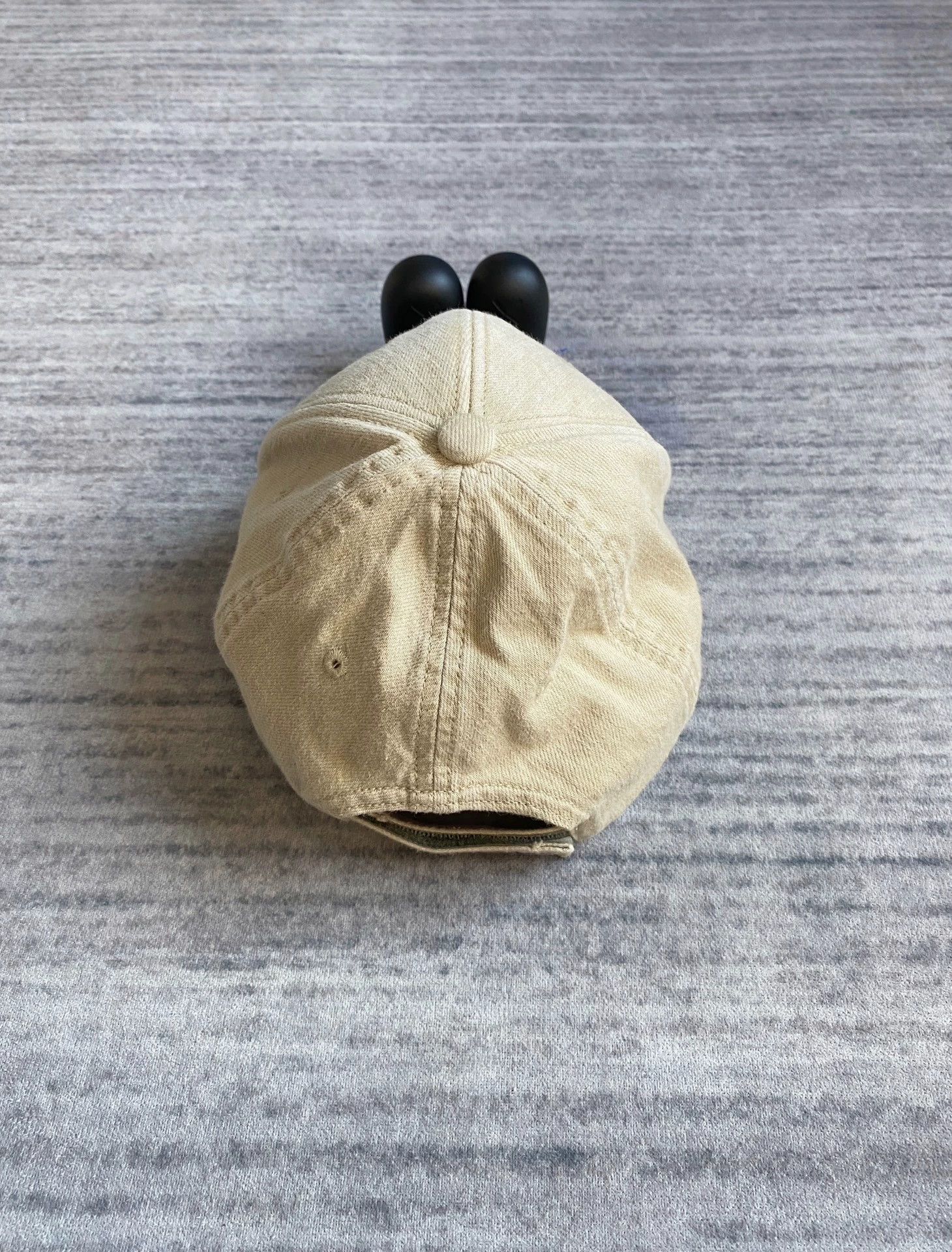 Martine Rose Martine Rose Broken Brim Embroidered Cream Strapback Cap Size ONE SIZE - 4 Thumbnail