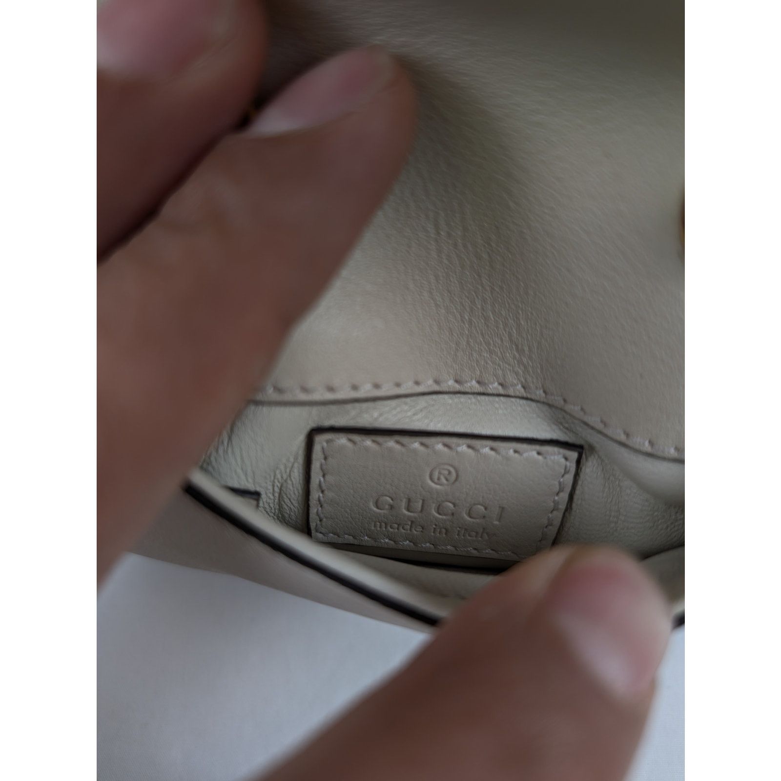 Gucci o1rshd1 Size: OS / C.Case W/Strap Bag in Beige Size ONE SIZE - 8 Thumbnail