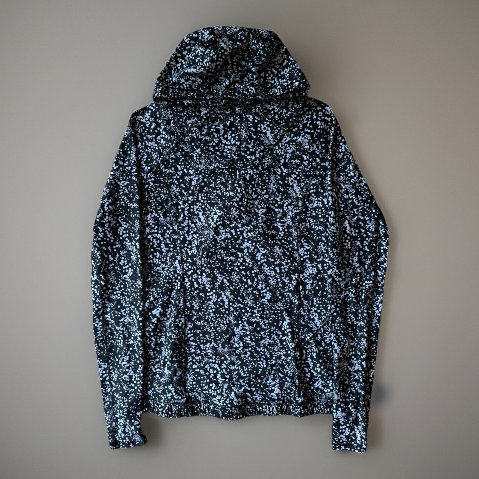 Lululemon Lululemon Jacket 4 Black White 1/4 Zip Workout Athleisure Size S / US 4 / IT 40 - 1 Thumbnail