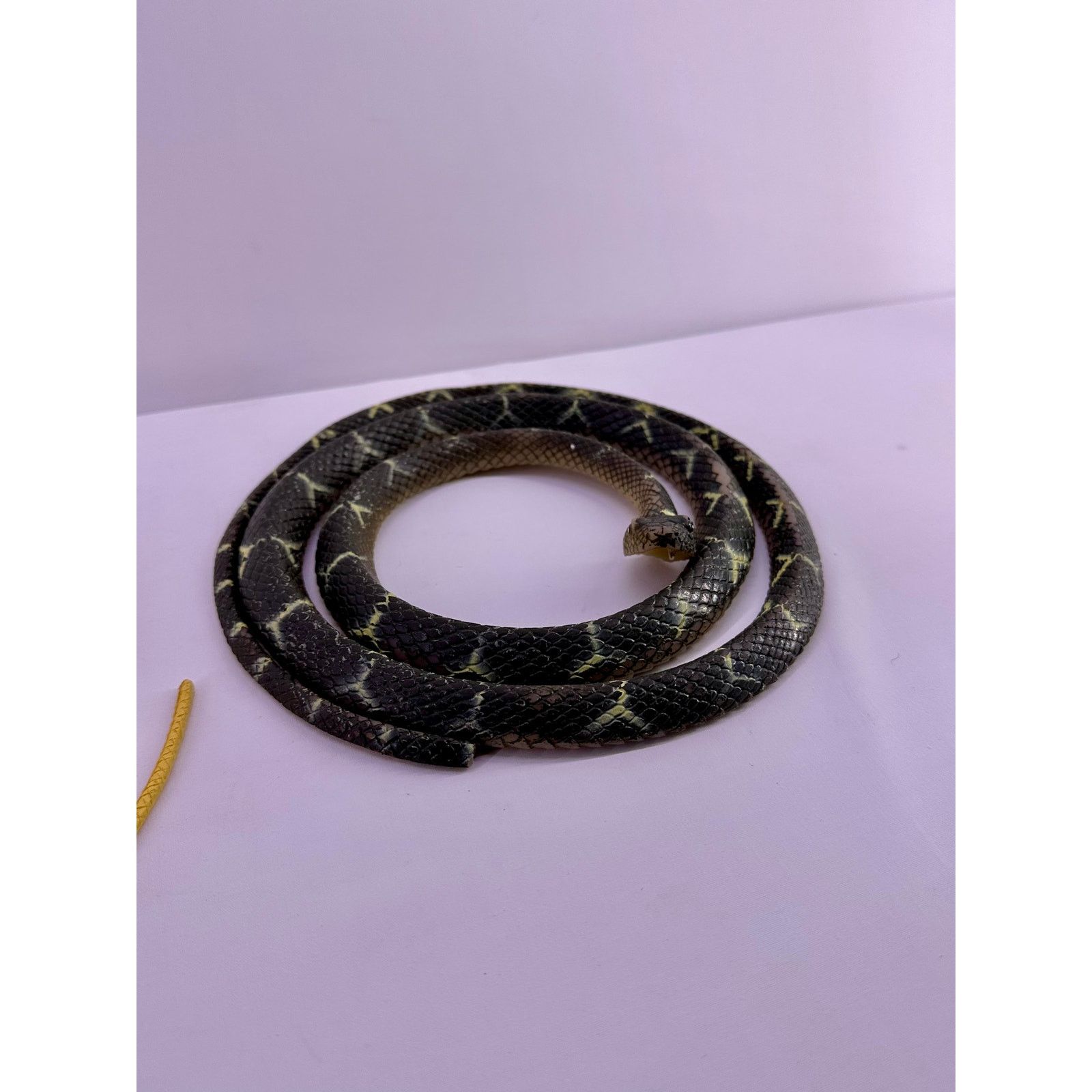 & Other Stories Plastic Snakes Bundle Of 2 Green And Tan 56” long Size ONE SIZE - 3 Thumbnail