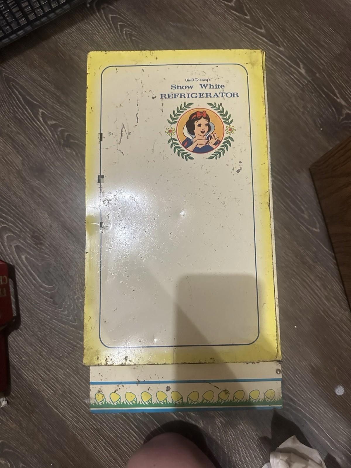 Wolverine VTG Disney Snow White Seven Dwarfs Tin Play Refrigerator Size ONE SIZE - 2 Thumbnail