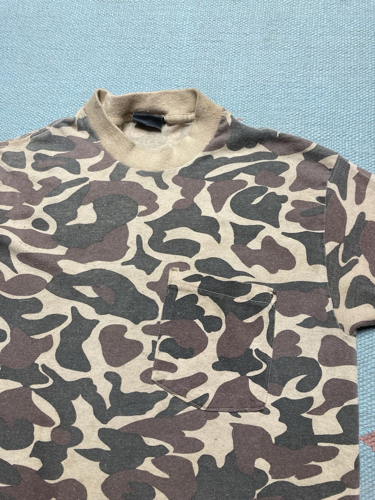 Vintage Vtg 80s pocket t shirt duck camo single stitch adult small Size US S / EU 44-46 / 1 - 2 Thumbnail