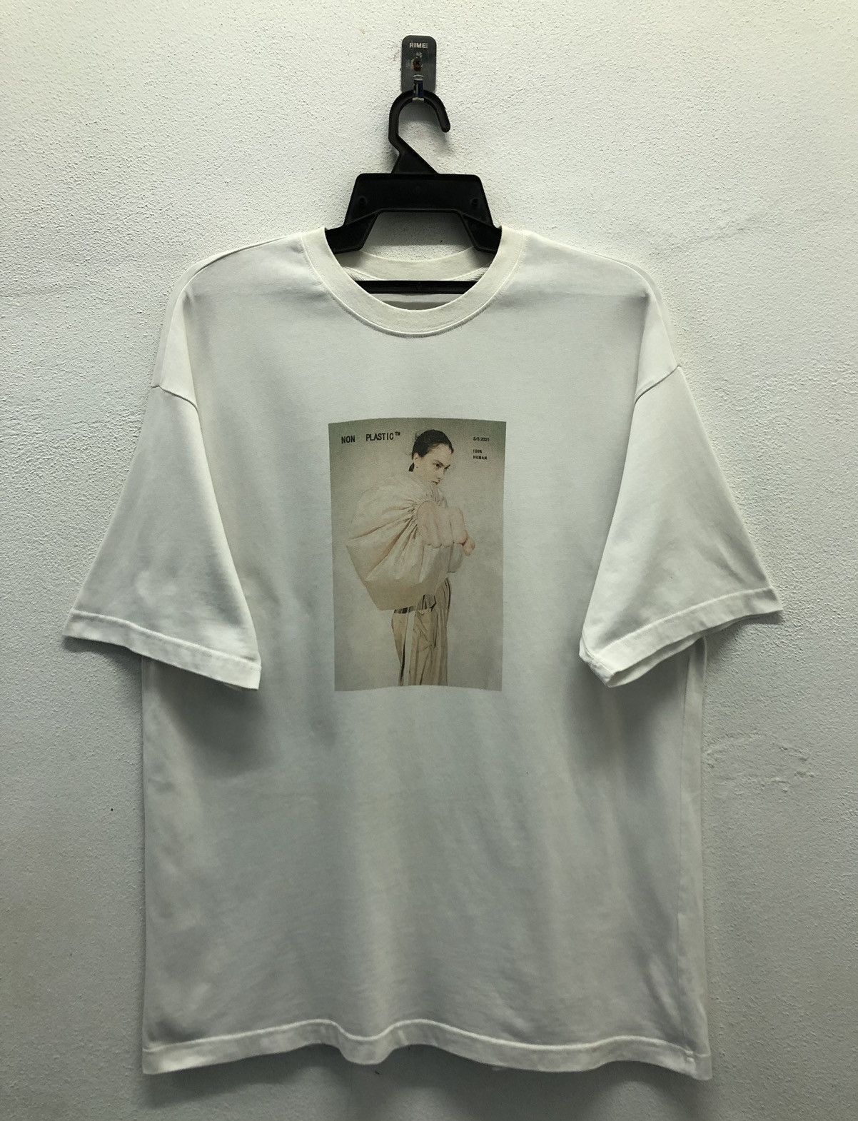 Japanese Brand NON PLASTIC tm 100% HUMAN T-Shirt Size US L / EU 52-54 / 3 - 1 Thumbnail
